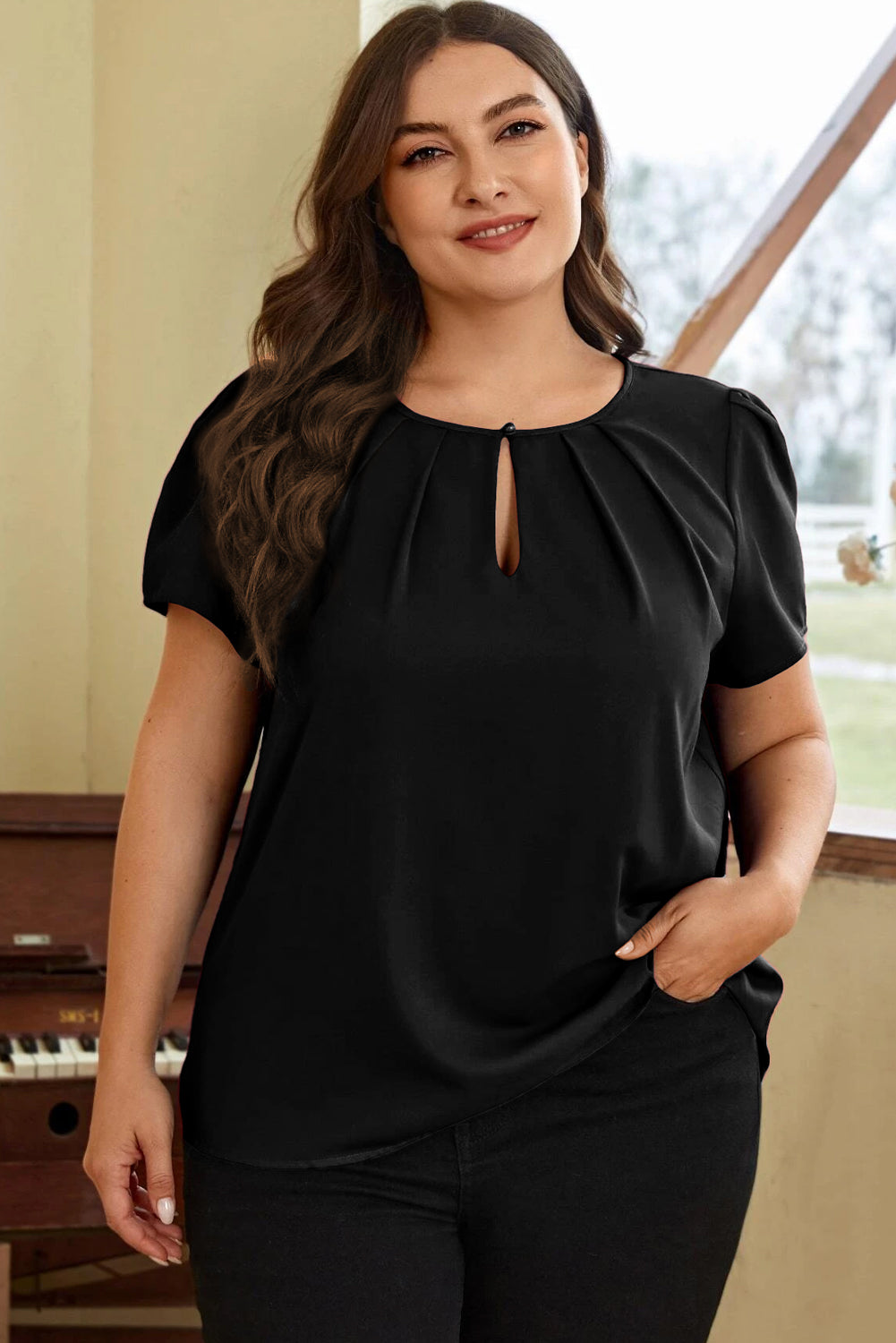 Black Keyhole Crew Neck Pleated Plus Size Top