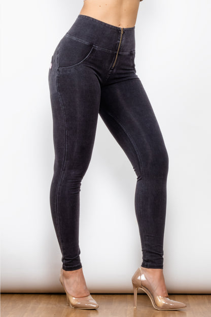 Zip Closure Skinny Jeans